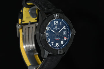 BREITLING | AVENGER Automatic 42 NIGHT MISSION Ceramica NUOVO Scatola e Garanzia Breitling, 11/2025