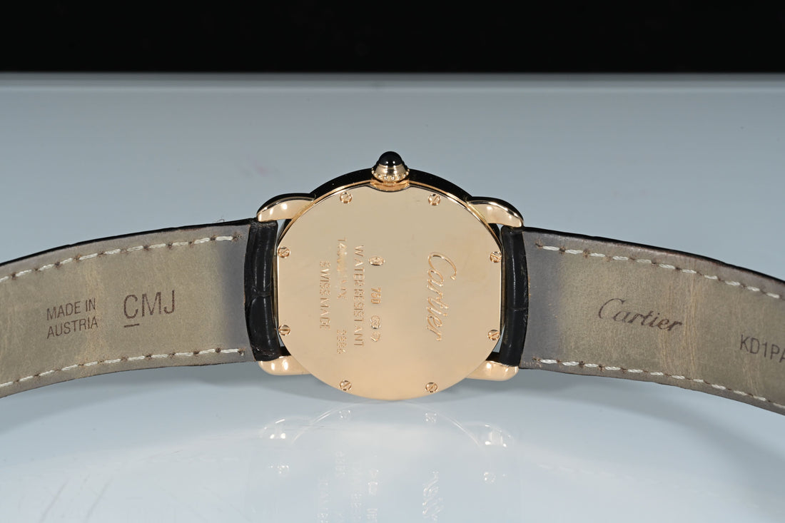 CARTIER | RONDE LOUIS de Cartier Ref. W6800151 18 Kt. Yellow Gold. 29 mm. Quartz Lady