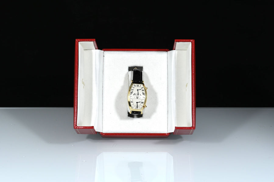 CARTIER | Dual Time tonneau Orologio al quarzo in oro giallo 18 Kt. Scatola Cartier, anni ‘90