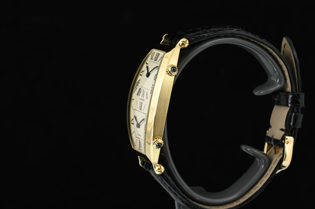 CARTIER | Dual Time tonneau Orologio al quarzo in oro giallo 18 Kt. Scatola Cartier, anni ‘90