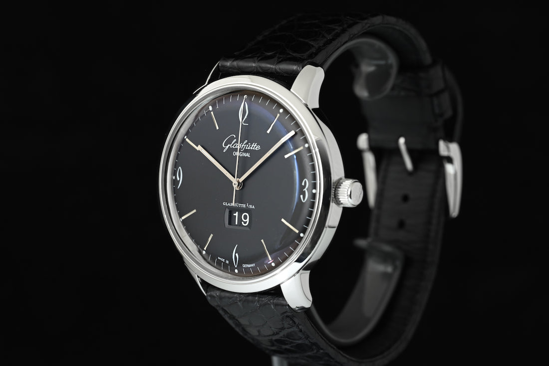 GLASHUTTE | Sixties Panorama Date Steel 42 mm. Automatic Ref. 2-39-47-03-02-04
