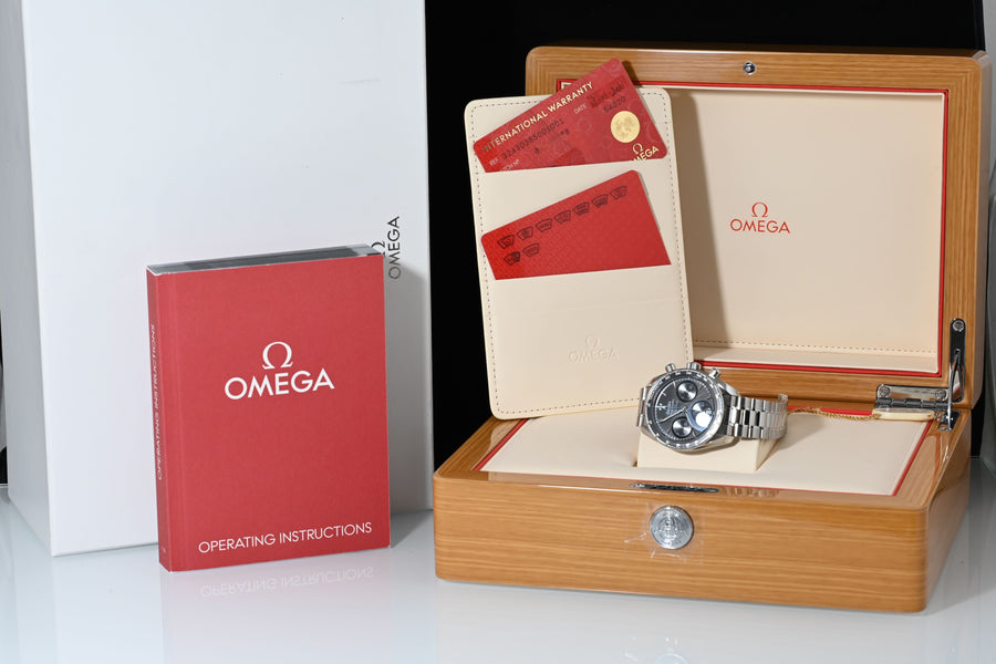 OMEGA | Speedmaster 38, Co-Axial Chronometer, Ref. 324.30.38.50.01.001 Scatola e Garanzia Omega, 2021
