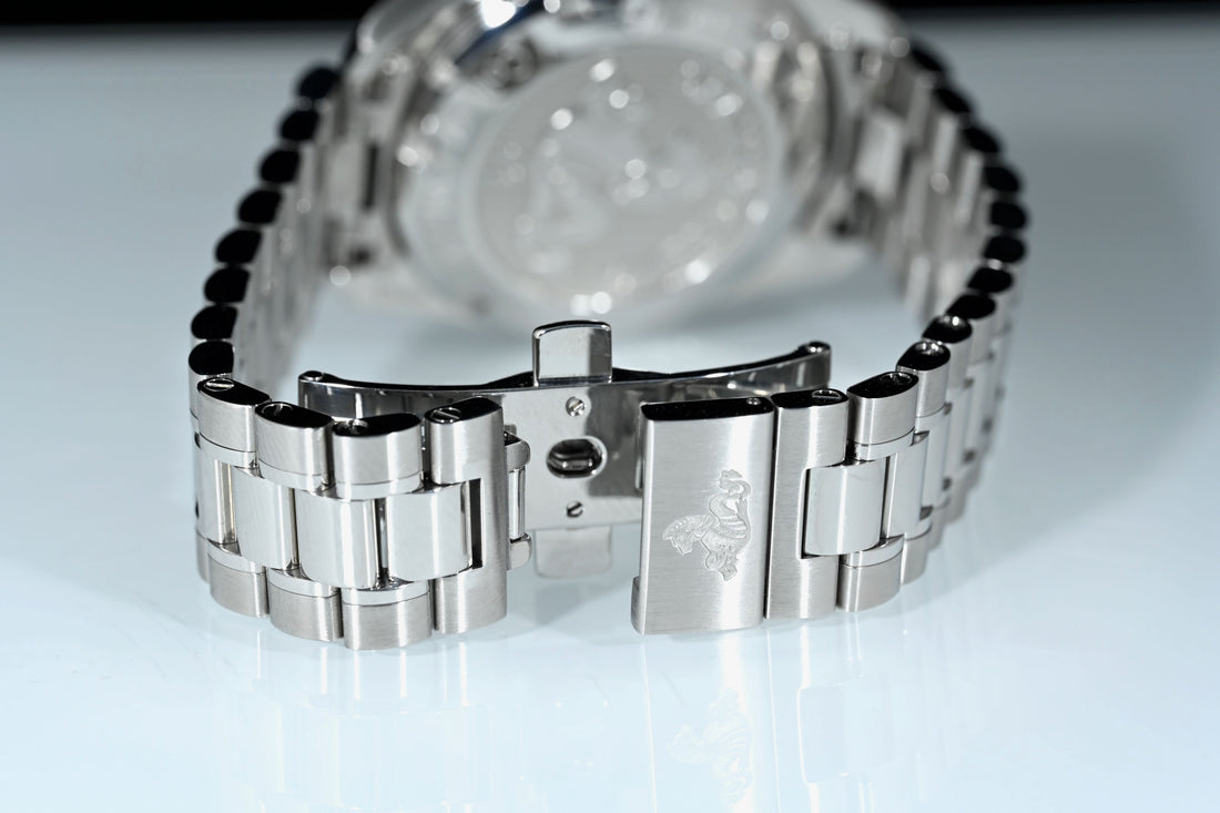 OMEGA | Speedmaster 38, Co-Axial Chronometer, Ref. 324.30.38.50.01.001 Scatola e Garanzia Omega, 2021