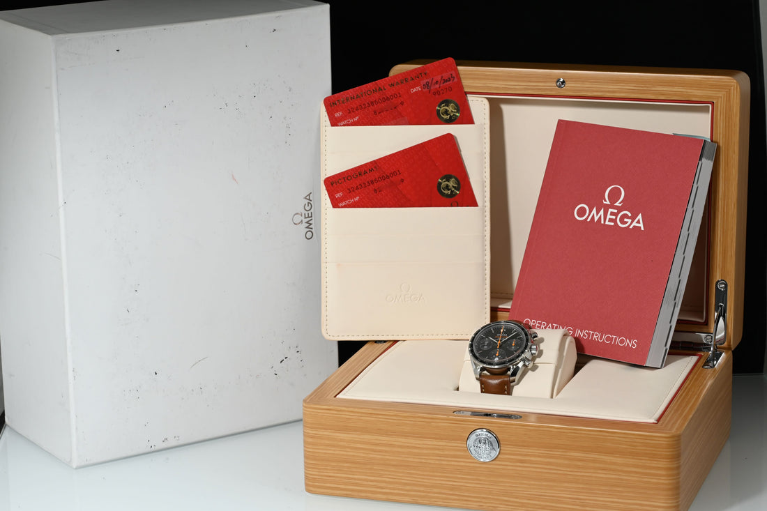 OMEGA | Speedmaster 38 mm. Co-Axial Chronograph Acciaio, Ref. 324.32.38.50.06.001 Scatola e Garanzia Omega, 2023