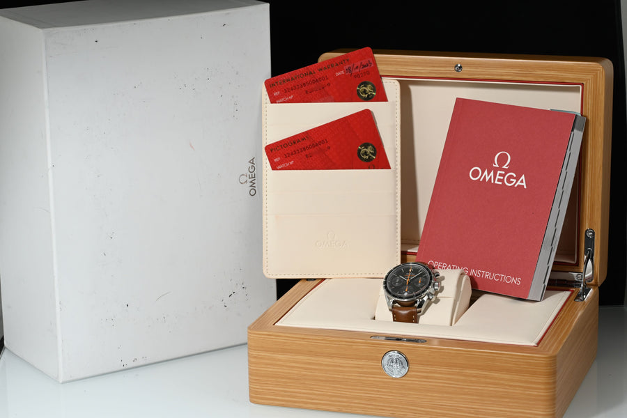 OMEGA | Speedmaster 38 mm. Co-Axial Chronograph Acciaio, Ref. 324.32.38.50.06.001 Scatola e Garanzia Omega, 2023