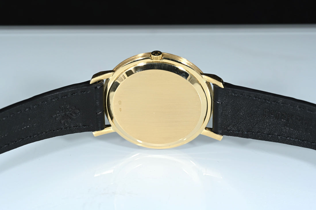 PATEK PHILIPPE | Calatrava Clou de Paris Oro giallo,  35 mm. Ref. 3588J Automatico Anni ’90