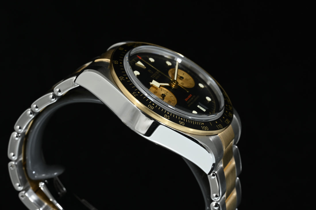 TUDOR | BLACK BAY CHRONO 41 mm Acciaio/Oro Ref. 79363N, Scatola e Garanzia Tudor, Novembre 2025