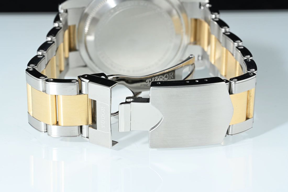 TUDOR | BLACK BAY GMT Ref. M79833MN Scatola e Garanzia Tudor 2022 | Acciaio/Oro, 41 mm.