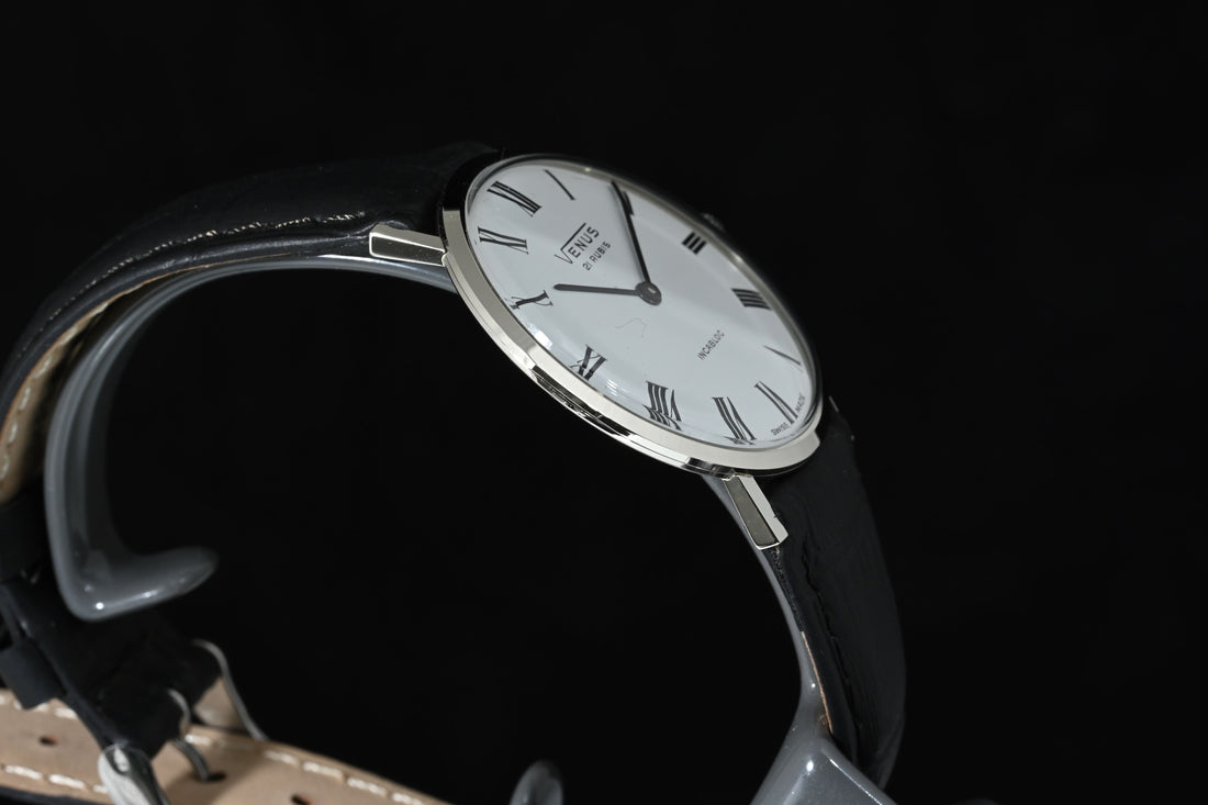 Venus | Orologio vintage a carica manuale in oro bianco. Scatola e Garanzia anno 1977
